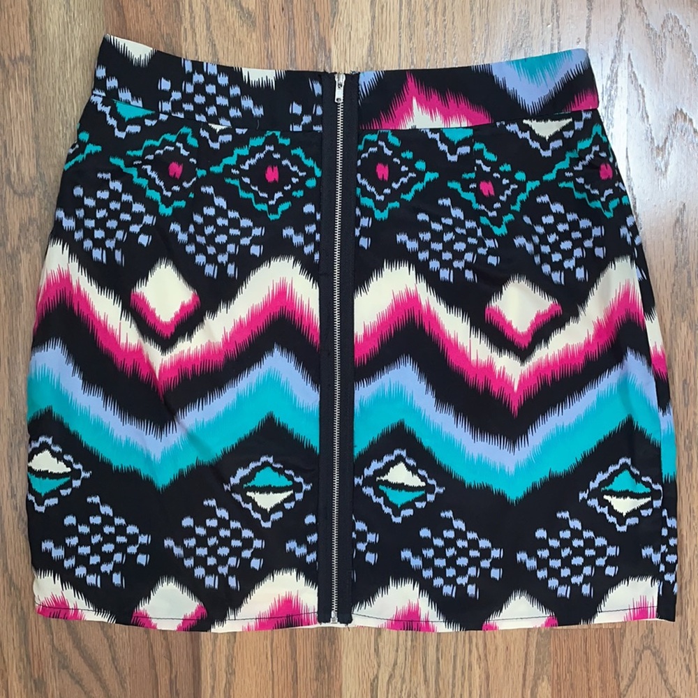 Fun Aztec Mini Skirt - Picture 3 of 4